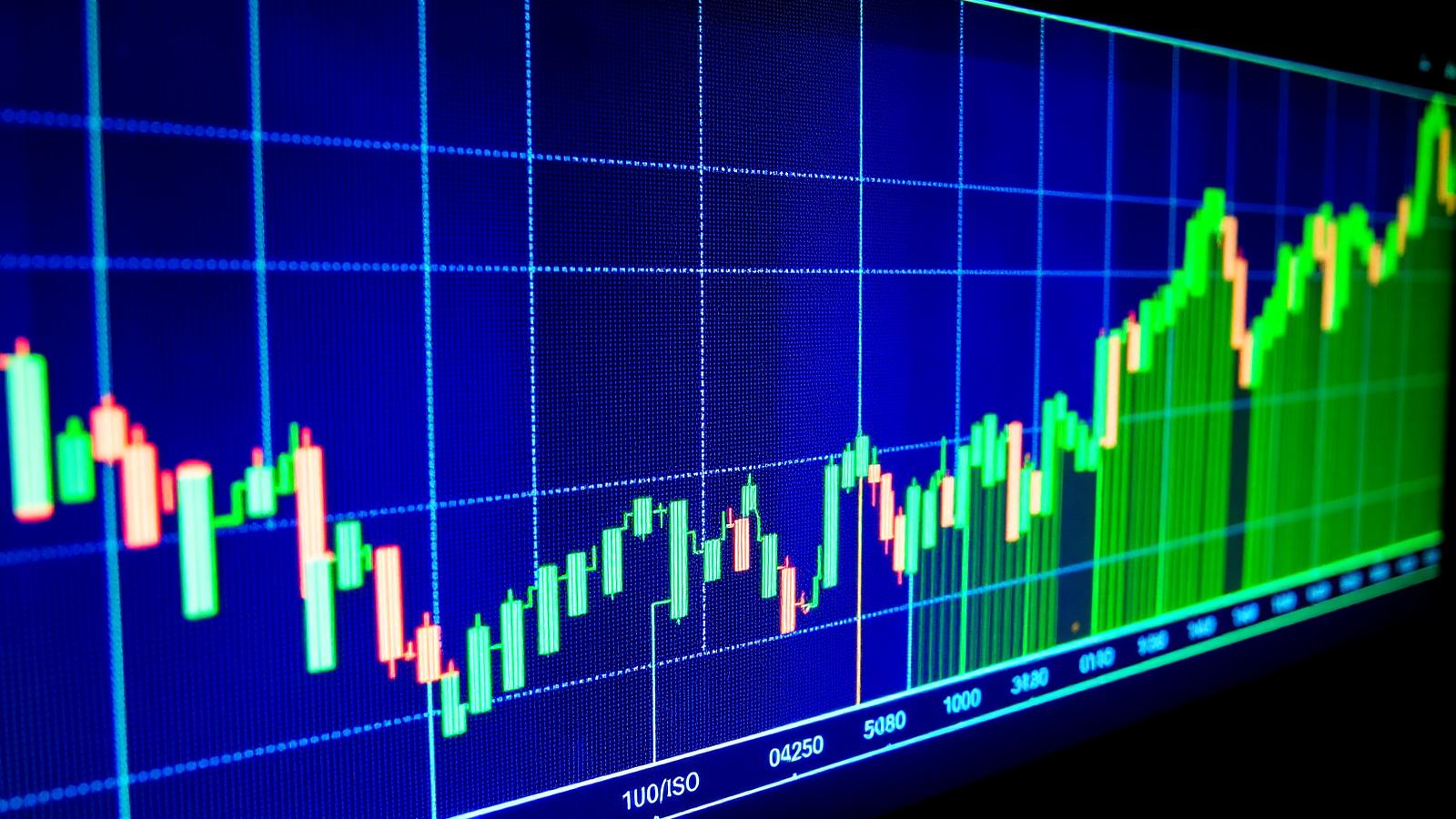 EUR USD currency exchange rate chart on glowing forex trading terminal showing the euro strengthening against the US dollar through April and May 2026